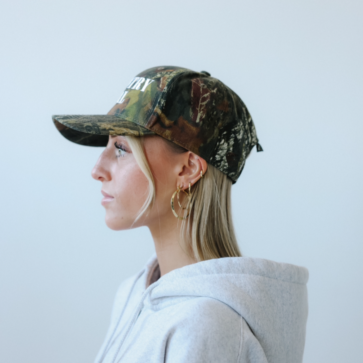 COUNTRY GIRL trucker hat