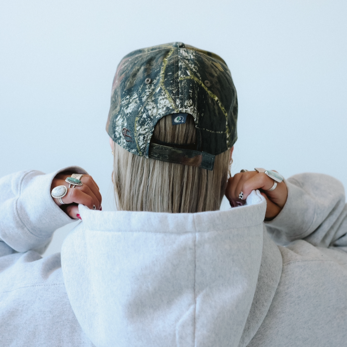 COUNTRY GIRL trucker hat